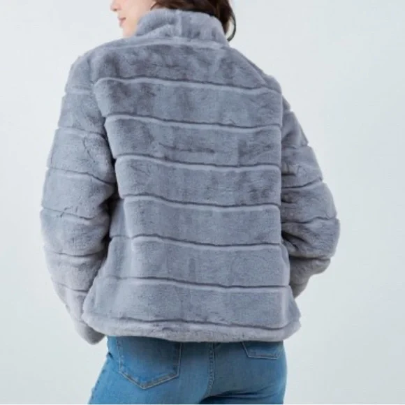 Fabulous Faux Fur Jacket - Picture 4 of 4